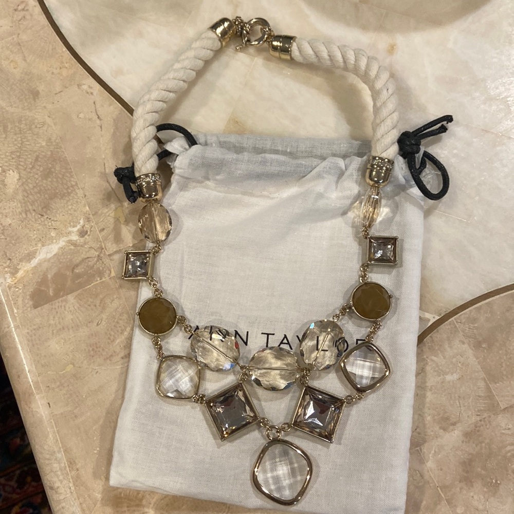Ann Taylor luxury necklace